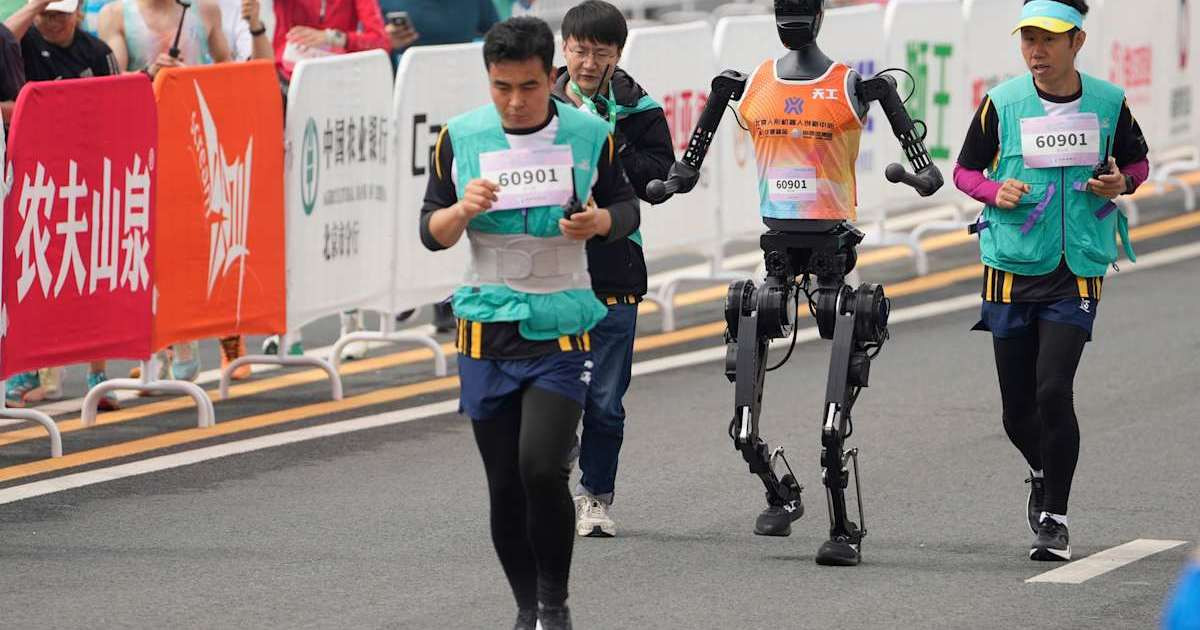 roboter-halbmarathon-85729081-rfmmwk.jpeg