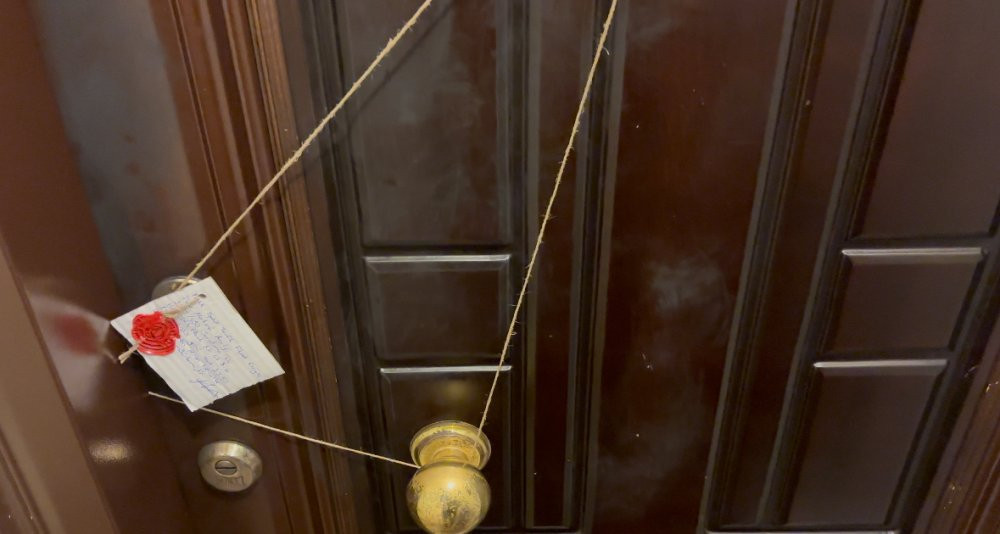 Ünlü oyuncu Sevil Akdağ, sosyal medya fenomenini vahşice bıçakladı!