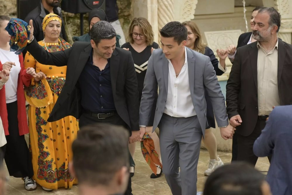 Uzak Şehir'de aşk dolu Reyhani şov! İzleyicilerini mest etti