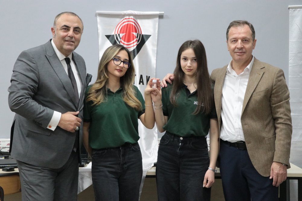 17 yaşındaki Nisa'dan dünyayı ayağa kaldıracak buluş! Annesinin kalp krizi geçirmesi hayatını değiştirdi