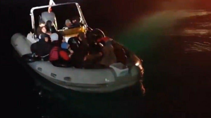 Aydın'da 19 kaçak göçmen kurtarıldı