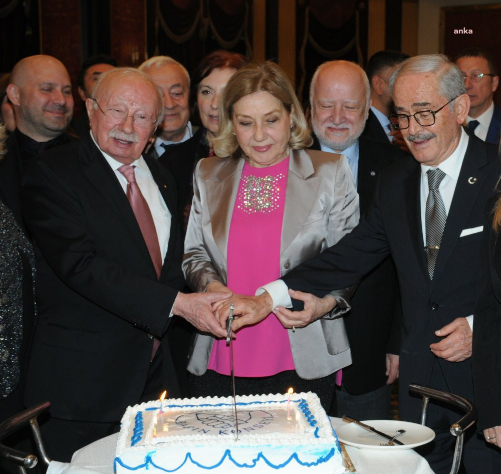 Basın Konseyi 37. yılını coşkuyla kutladı! Büyükerşen’e onur ödülü