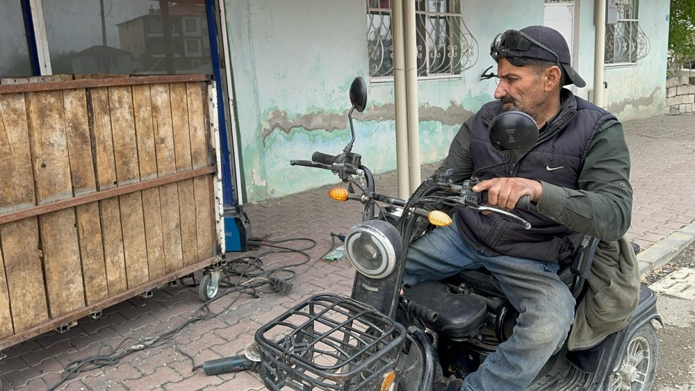 Hayatı engeliyle aşıyor!