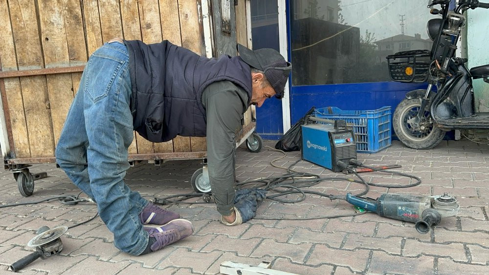 Hayatı engeliyle aşıyor!