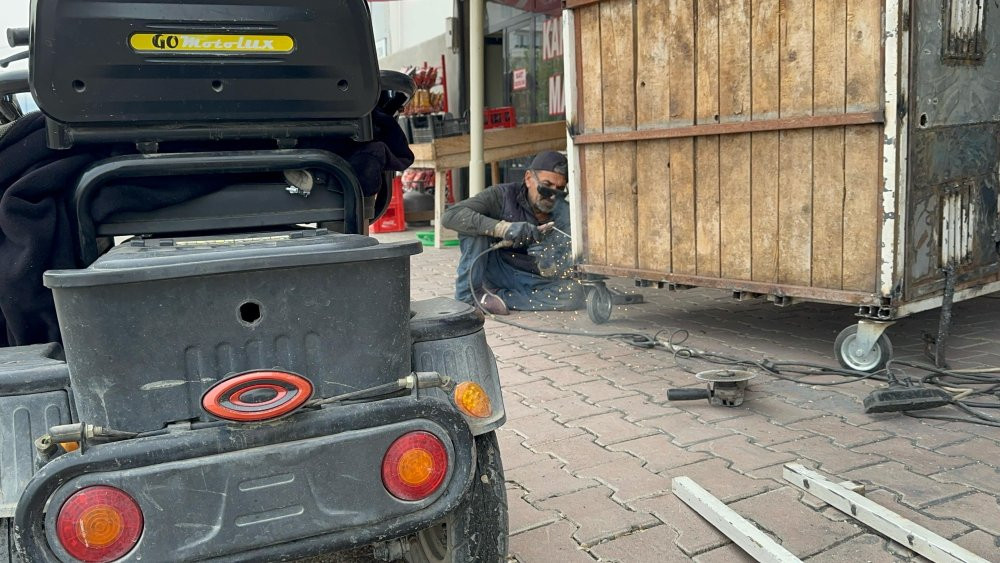 Hayatı engeliyle aşıyor!