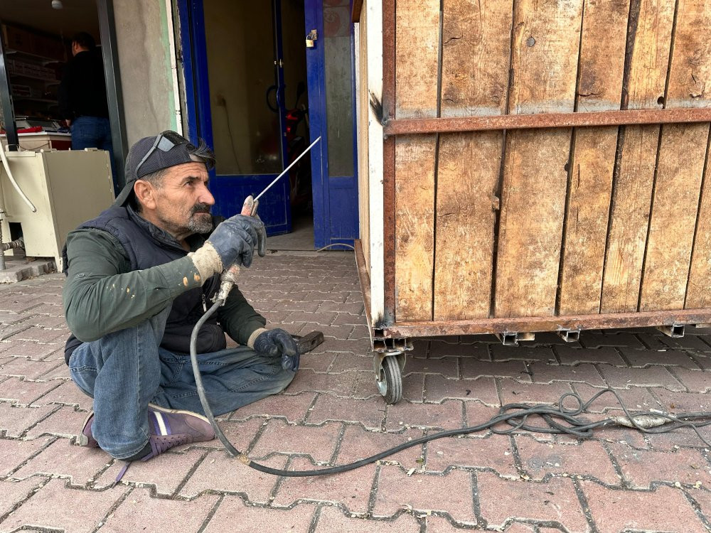 Hayatı engeliyle aşıyor!