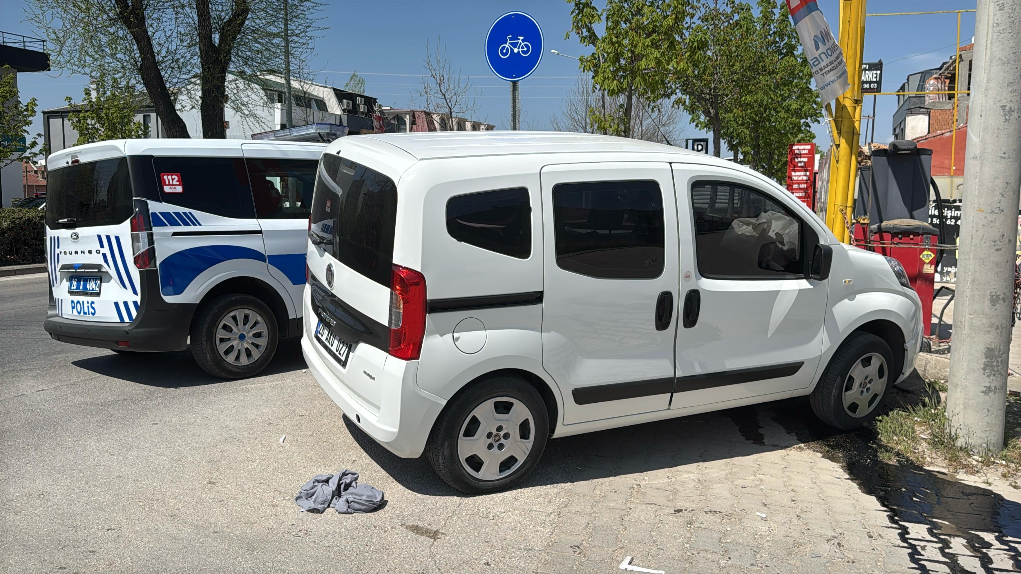 aw438392-06.jpg