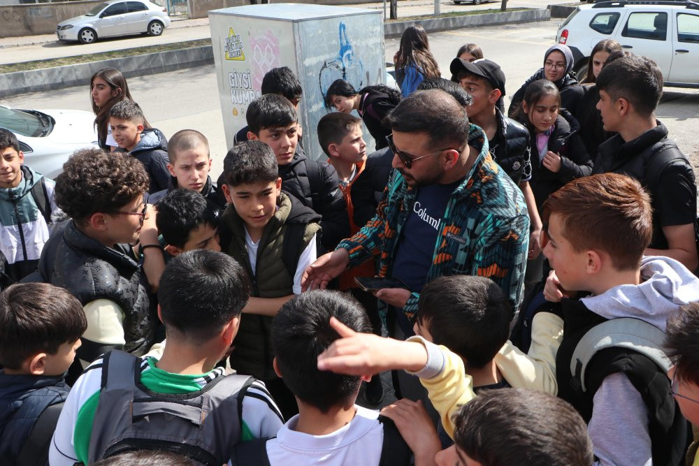 Minik köpeğe büyük ödül: Erzurum’da havalimanında kaybolmuştu