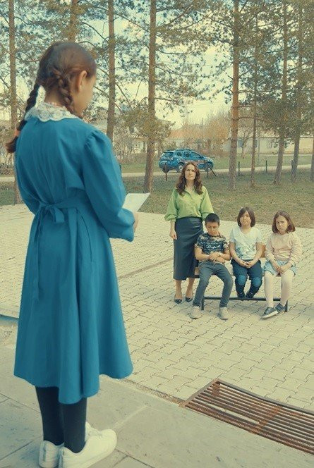 Minik yüreklerden jandarmanın yüreğine dokundu!