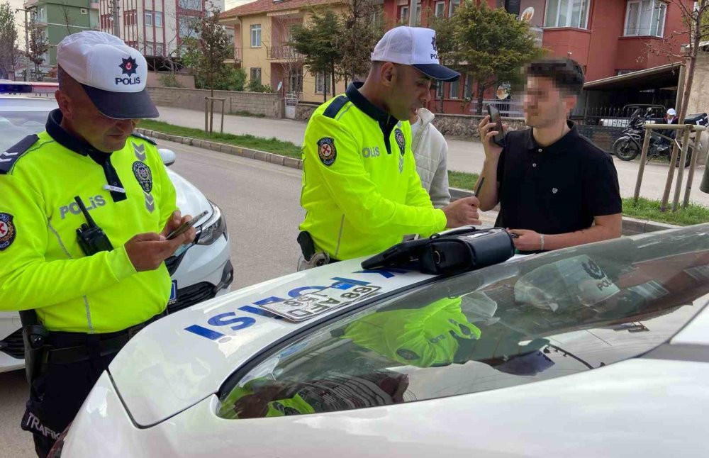 Aksaray'da kask takmayan gence ağır fatura