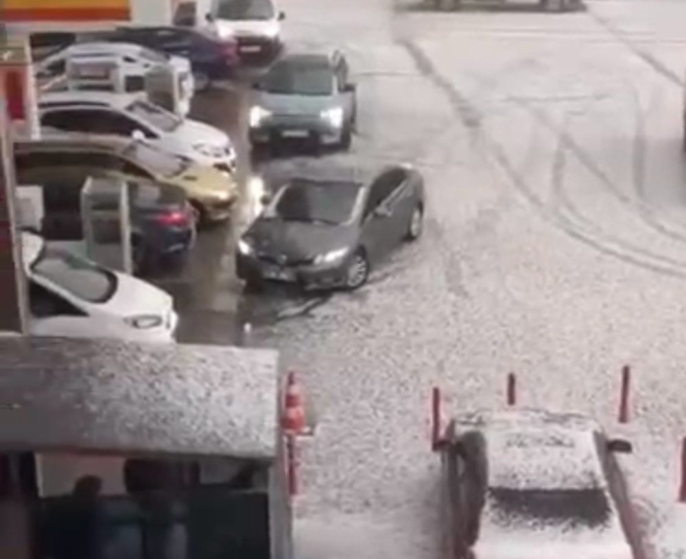 Ankara'da sağanak ve dolu etkili oldu