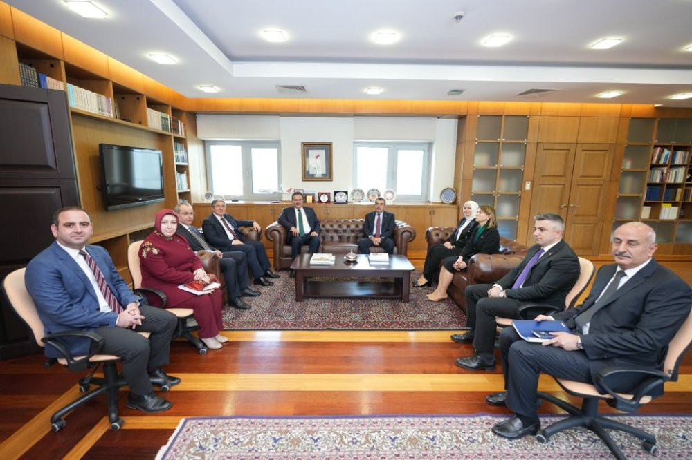 Bakan Tekin Türkmenistan’da: Eğitim iş birliği görüşüldü