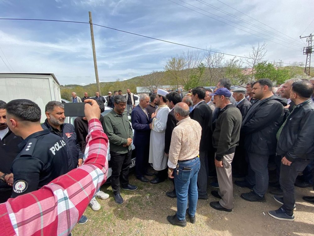 Halı sahada kalp krizi geçirmişti... Komiser son yolculuğuna uğurlandı