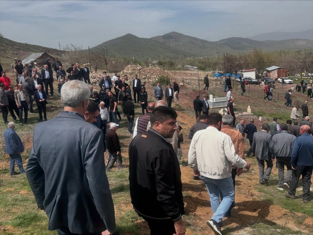 Halı sahada kalp krizi geçirmişti... Komiser son yolculuğuna uğurlandı