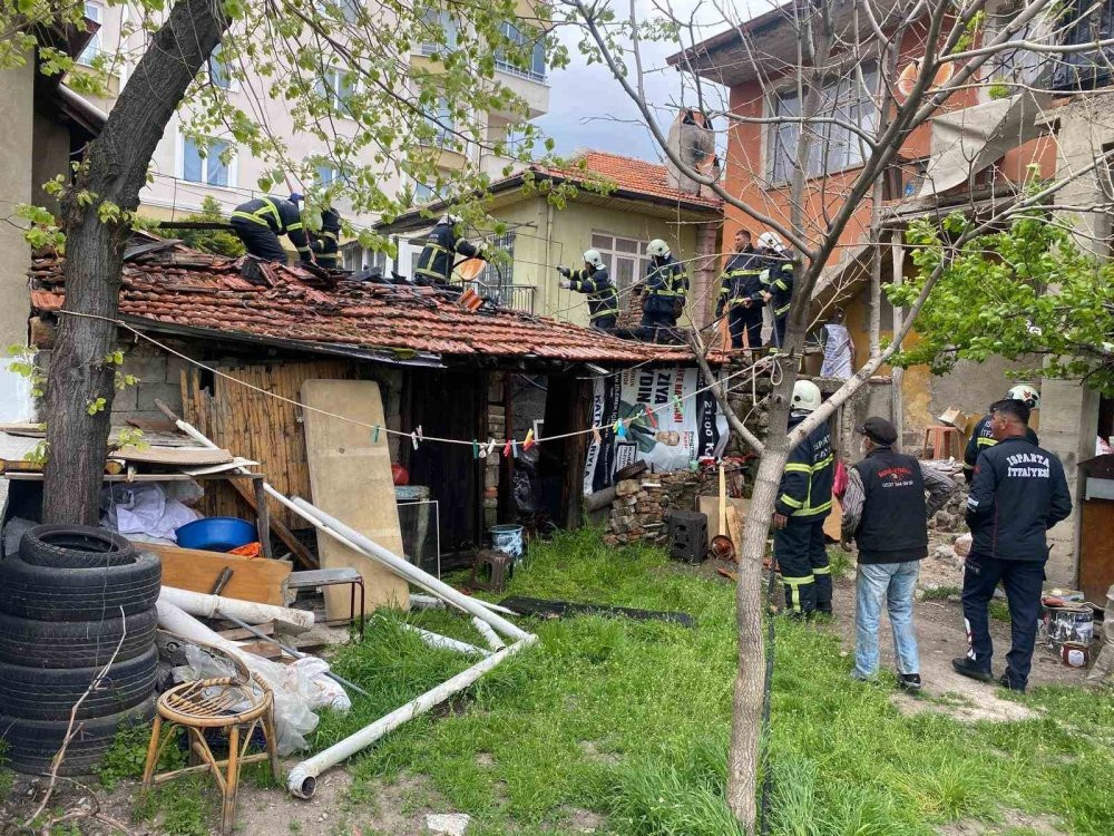 Isparta’da kaynak faciası: Kıvılcım yangın çıkardı