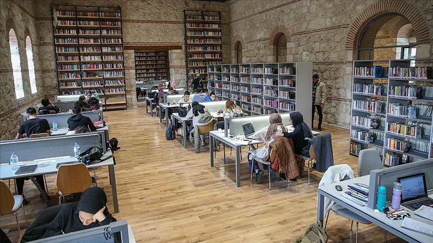 rami-kutuphanesinde-23-nisanda-rekoru-87-bin-ziyaretciyi-agirladi-yenicag-2.jpg