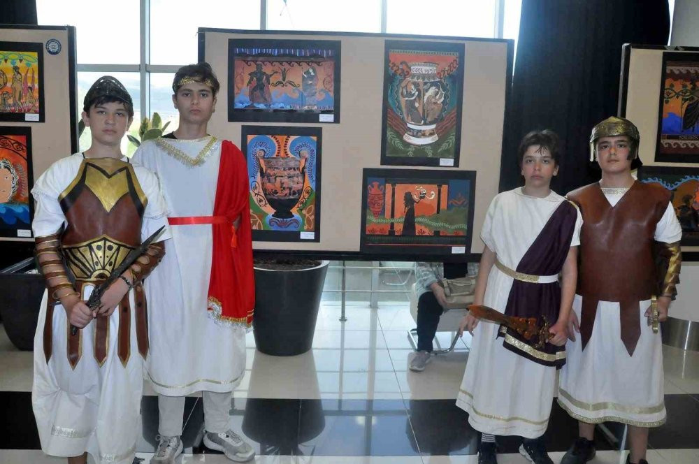 MTK Koleji’nden "genç karyalılar" resim sergisi