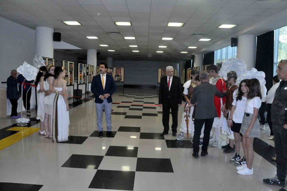 MTK Koleji’nden "genç karyalılar" resim sergisi