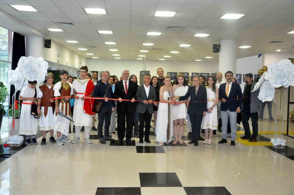 MTK Koleji’nden "genç karyalılar" resim sergisi