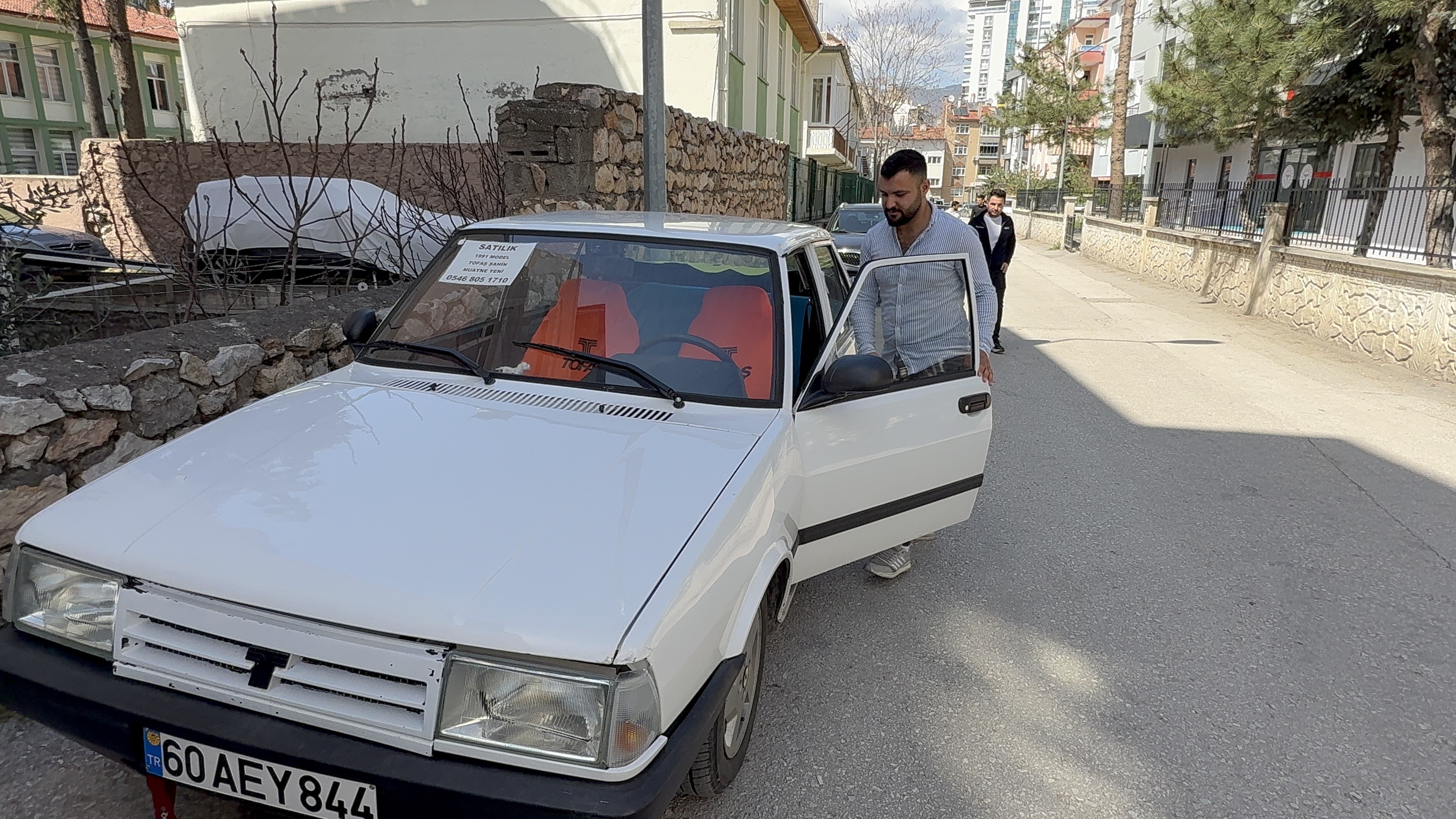 aw441379-03.jpg