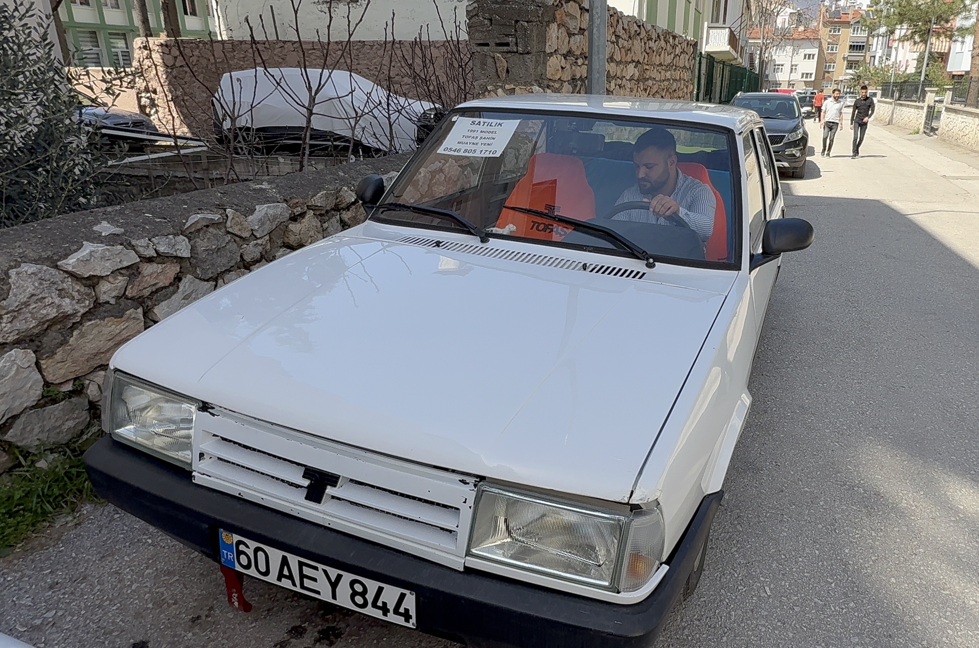 aw441379-04.jpg