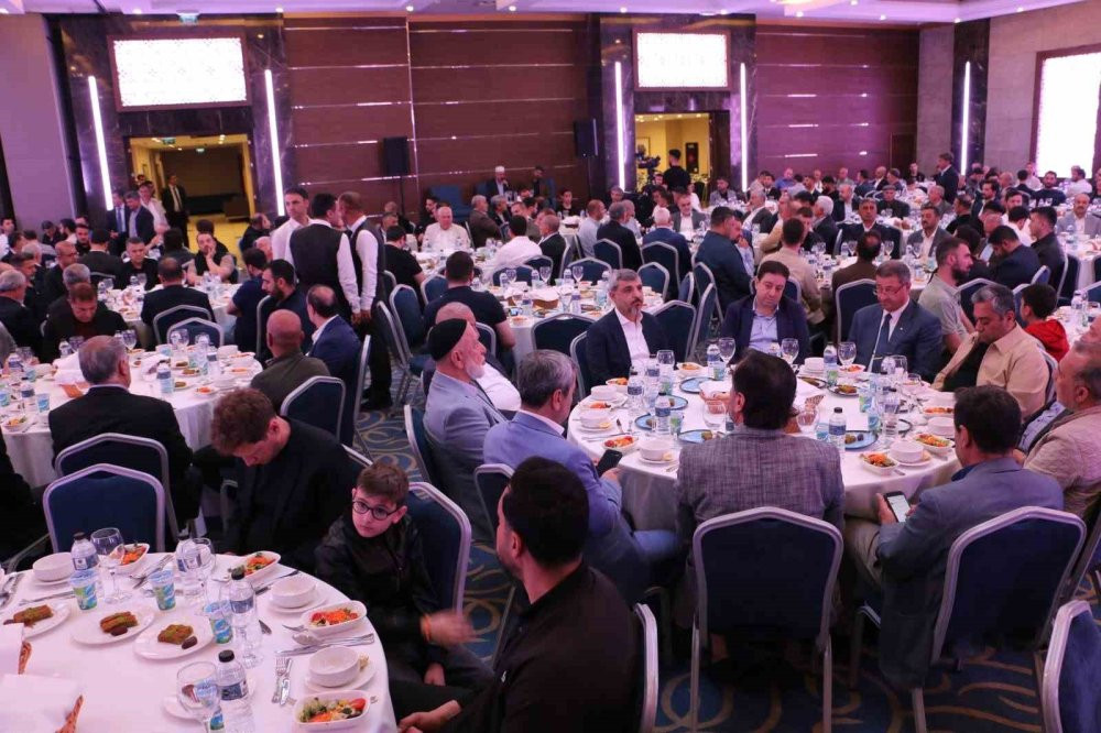 Diyarbakırlı hayırsever iş adamı, binlerce kişiyi ağırladı