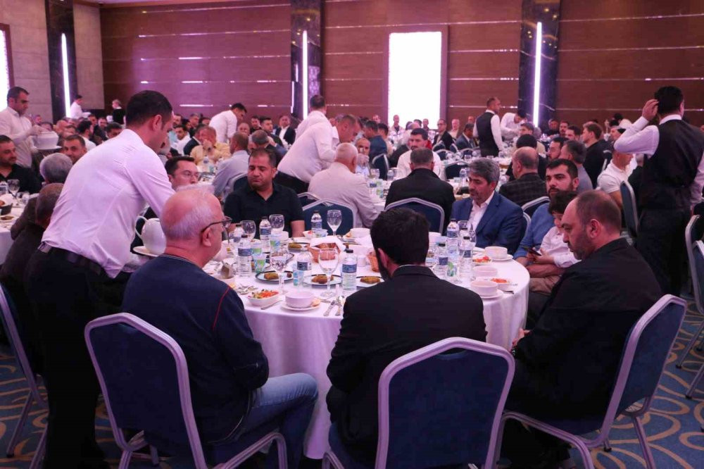 Diyarbakırlı hayırsever iş adamı, binlerce kişiyi ağırladı