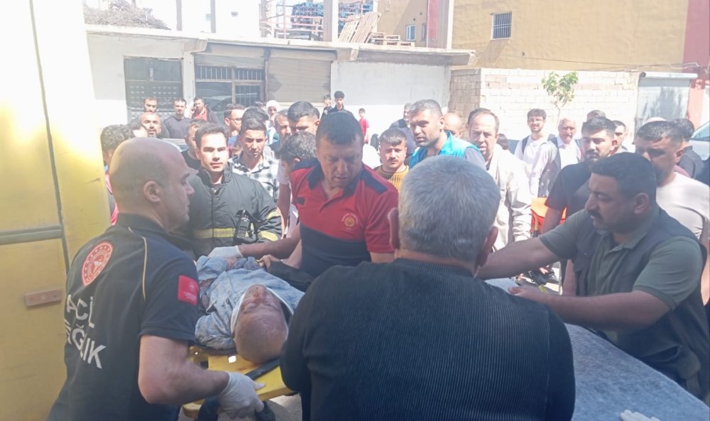 Yoldan geçerken minibüs çarptı; hastanede öldü