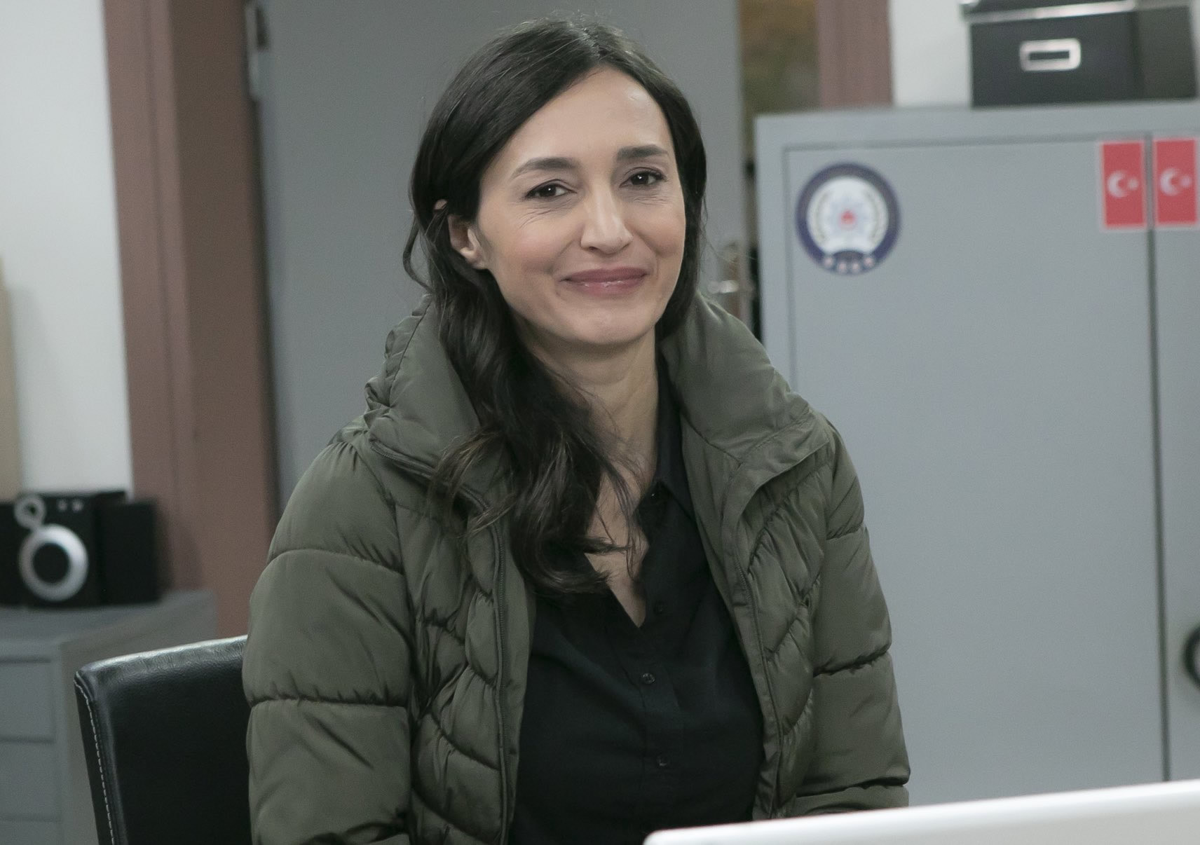 arka-sokaklardan-bir-ozlem-cinar-gecti.jpg