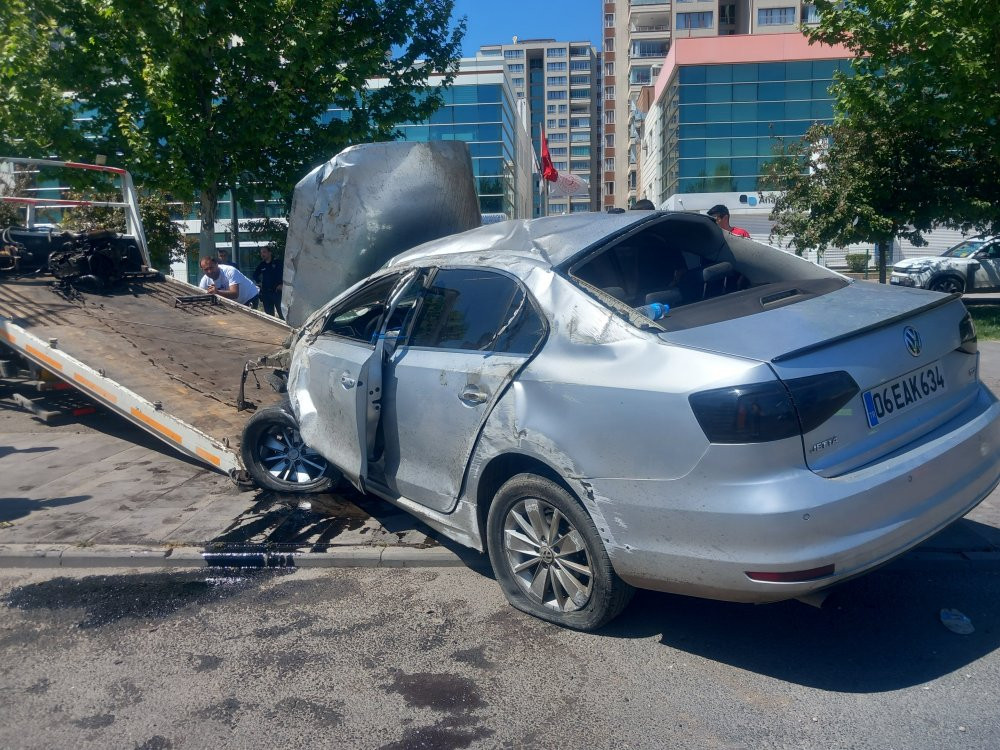 Refüje çarpan otomobil takla attı: 1 yaralı