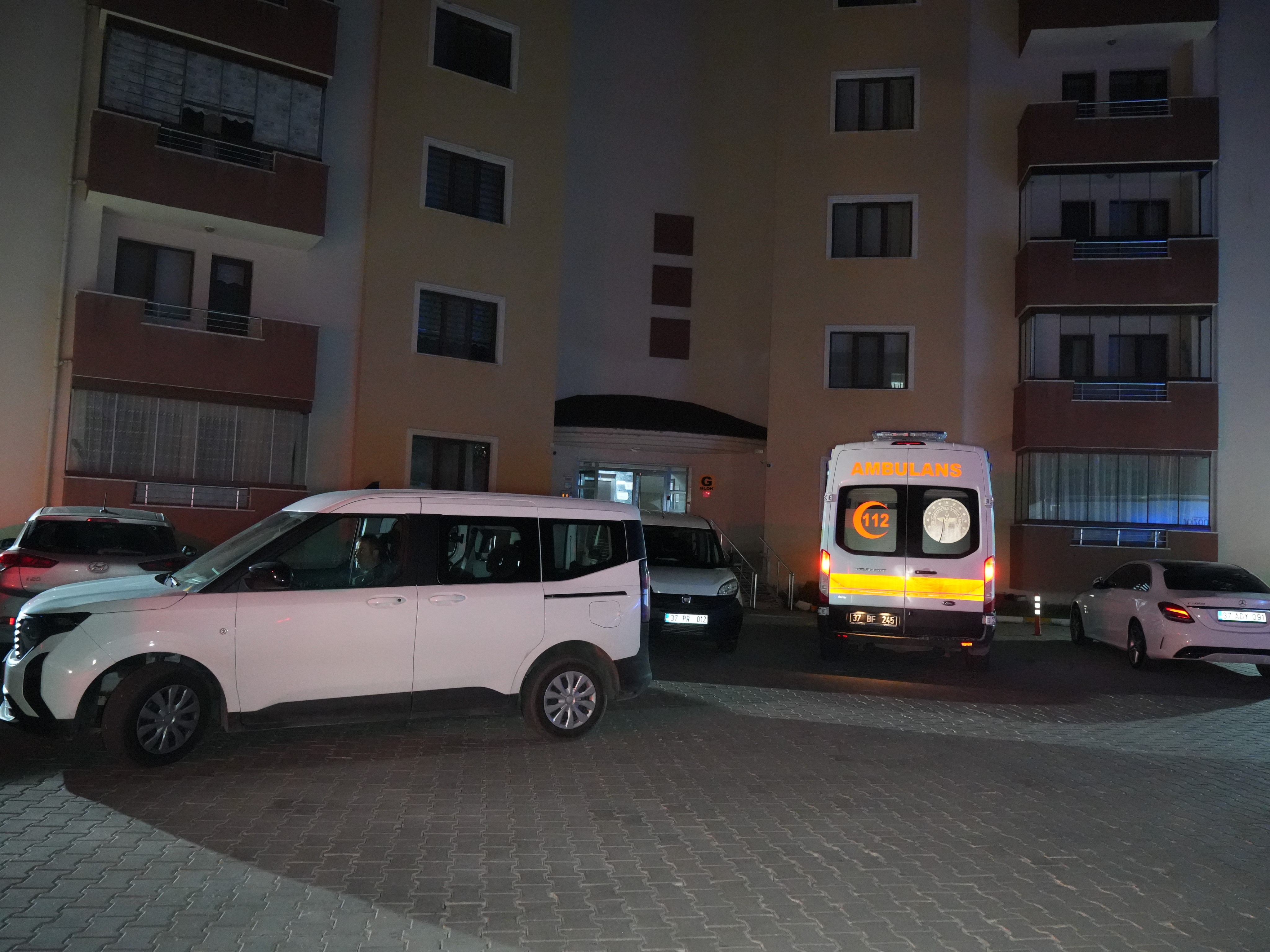 aw443051-02.jpg