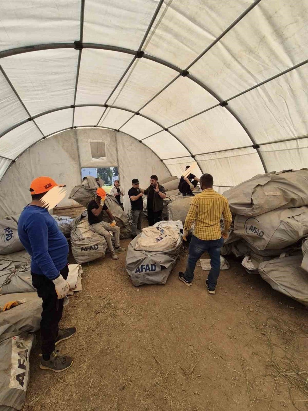 Afet hazırlıkları sürüyor! AFAD çadırları hazırladı