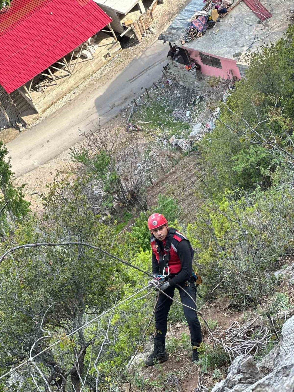 Kapuzbaşı Şelaleleri’nde nefes kesen kurtarma!