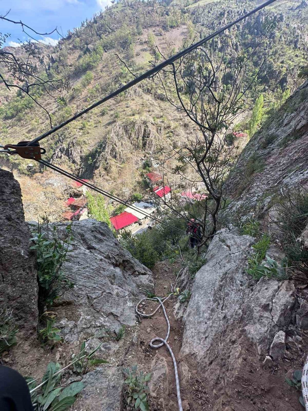 Kapuzbaşı Şelaleleri’nde nefes kesen kurtarma!