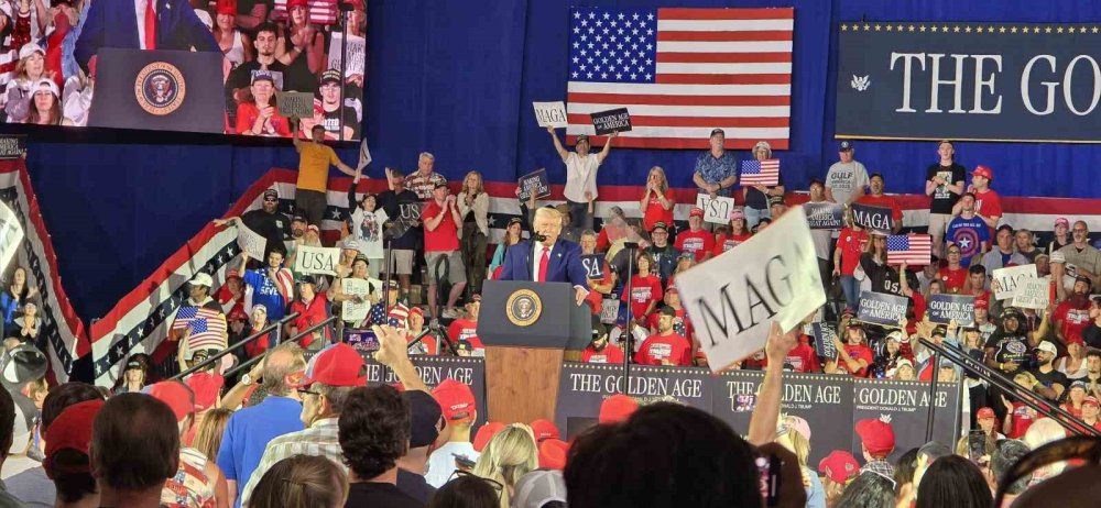 Trump, başkanlığının 100. gününü Michigan’da kutladı