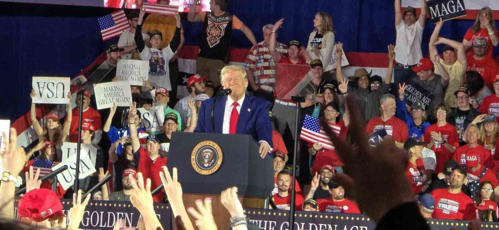 Trump, başkanlığının 100. gününü Michigan’da kutladı