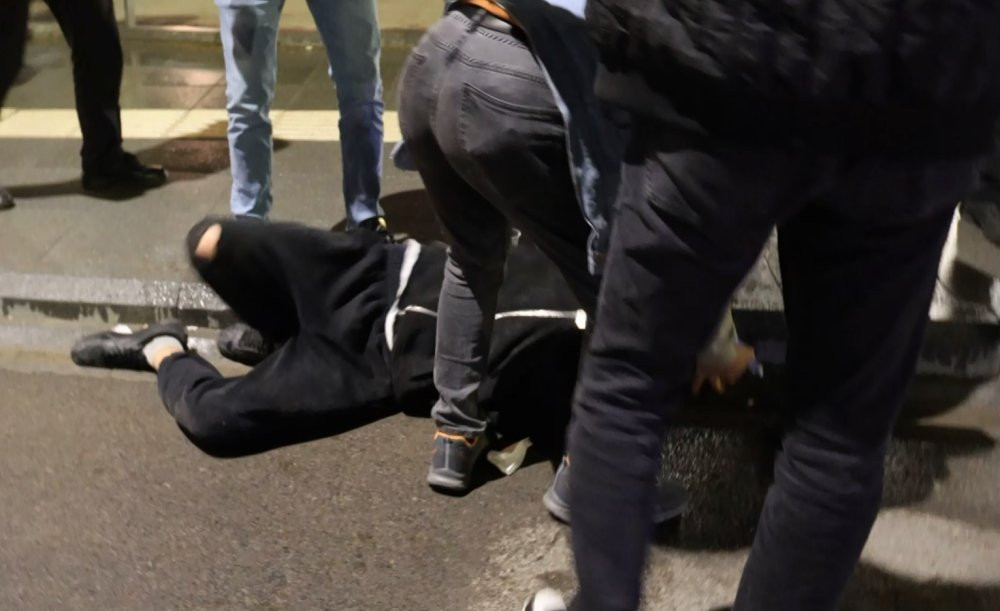 Alkolü fazla kaçırdı polisleri canından bezdirdi! ‘Yeter’ deyip gereğini yaptılar