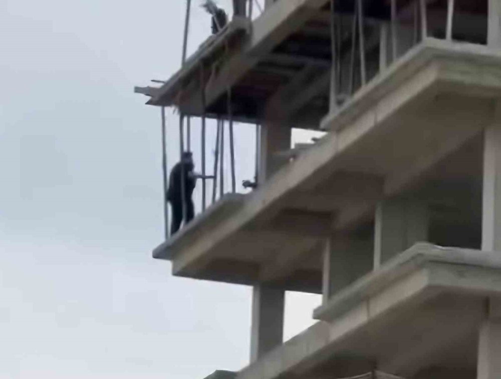 2 yaşındaki kızını kucağına alıp soluğu inşaatta aldı! Boşanma aşamasında adam ekipleri seferber etti
