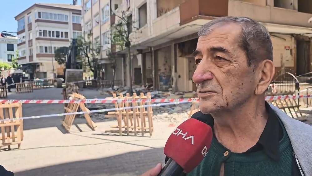 Deprem sonrası İstanbul'da dairenin balkonu çöktü! 1 kişi hastanelik oldu