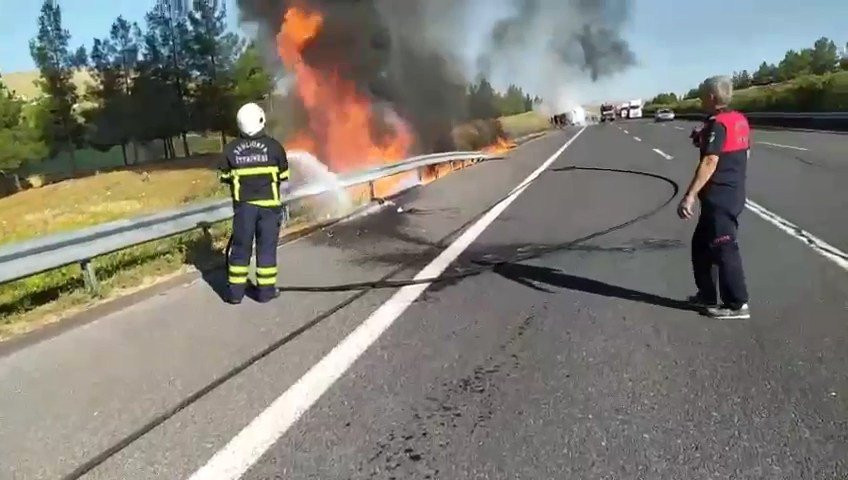 Şanlıurfa'da korkutan manzara! akaryakıt yüklü tanker devrildi