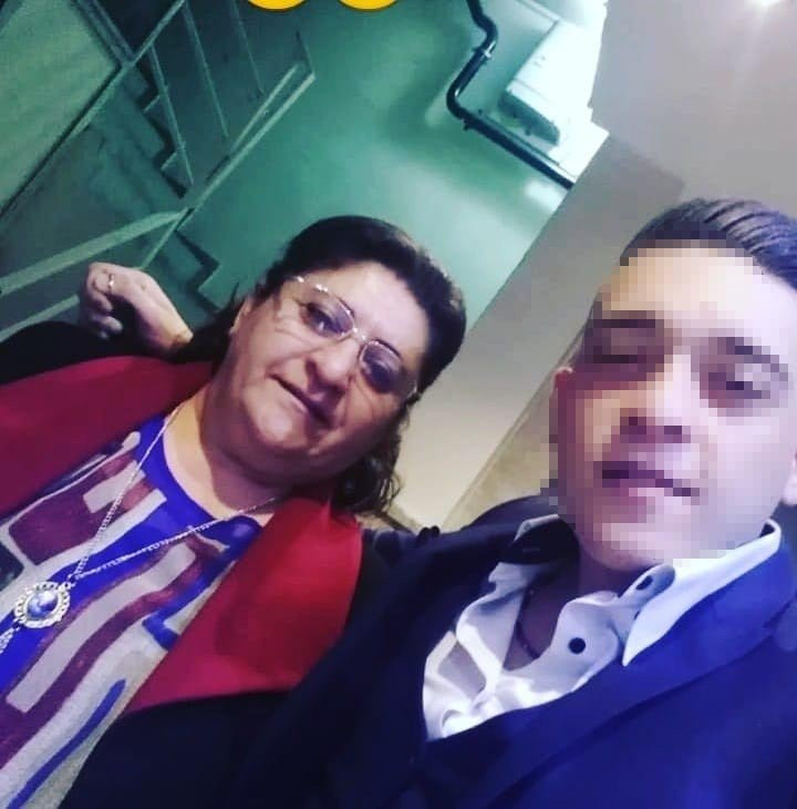 Evde annesini bıçaklayarak öldürdü