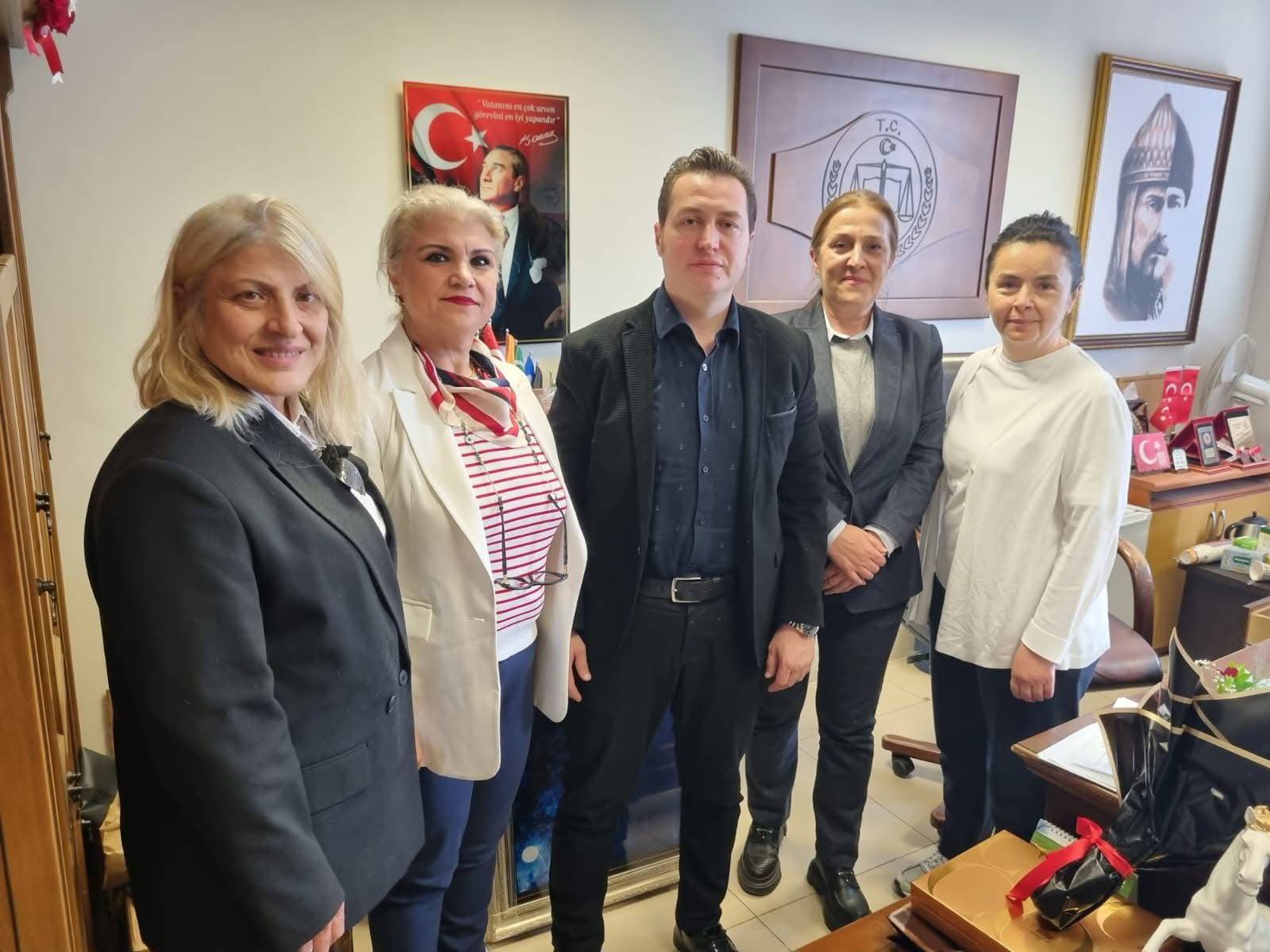 kadin-derneklerinden-cesur-savciya-guclu-destek-yenicag.jpeg