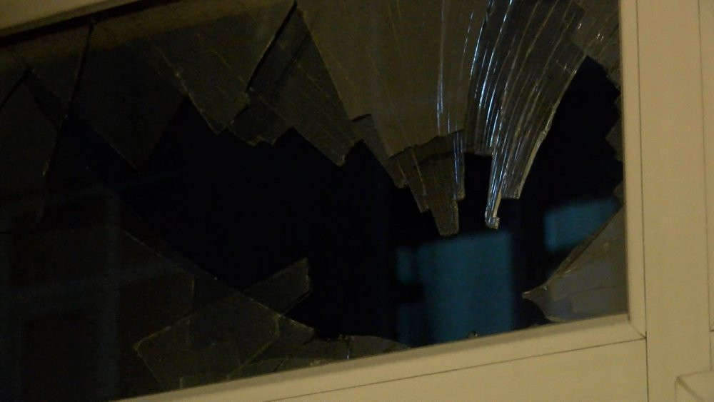 Küçükçekmece’de inanılmaz olay: Aydınlatma direği kabusu yaşattı