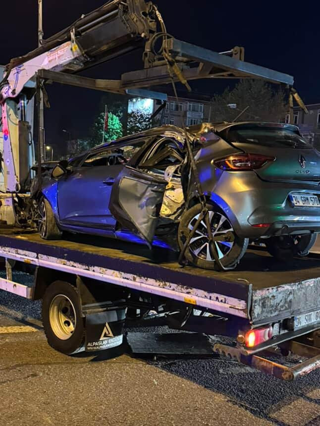 Beşiktaş’ta takla atan araçta can pazarı