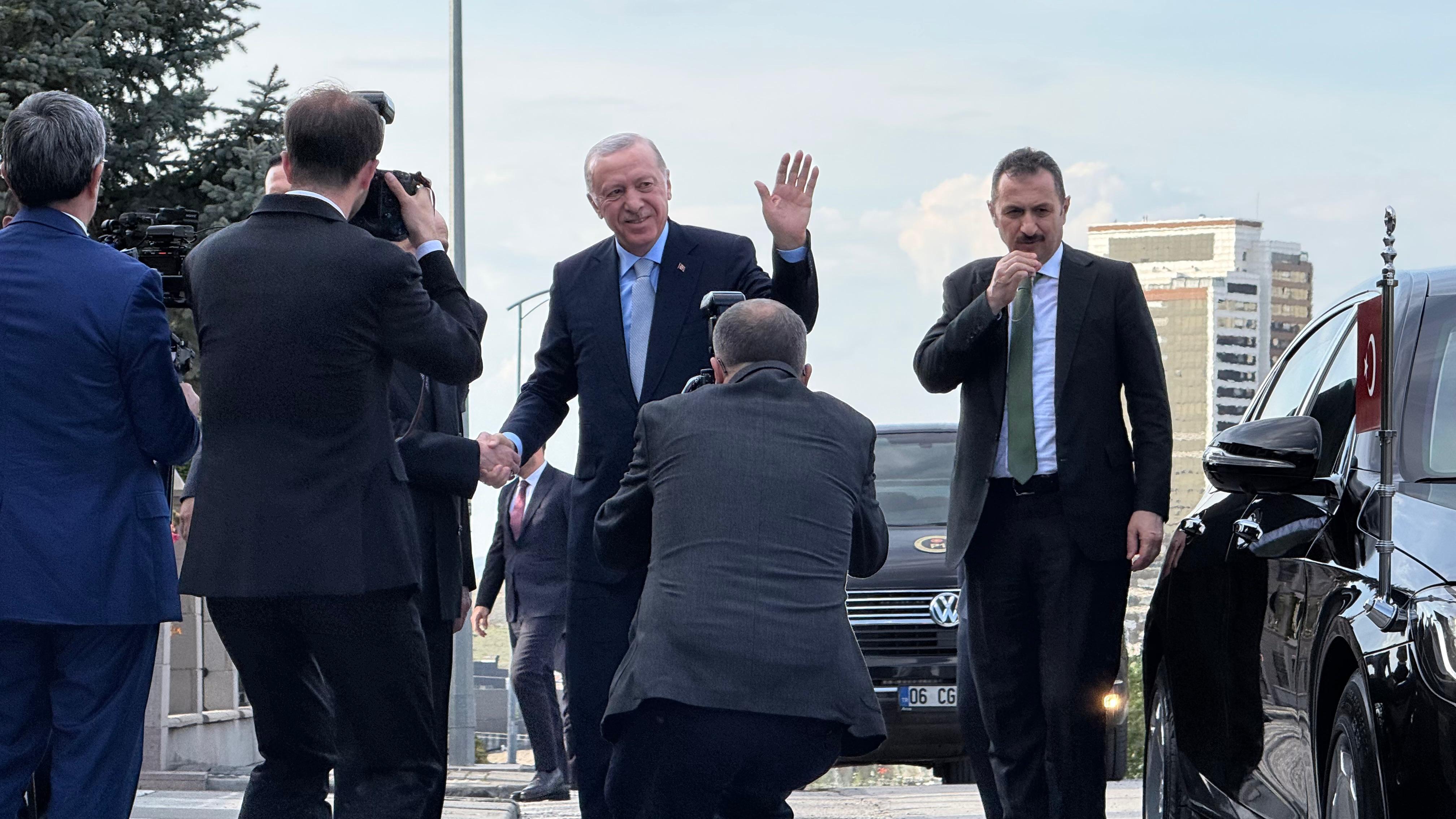 cumhurbaskani-erdogan-ve-bahceli-bir-ara-697984-206693.jpg