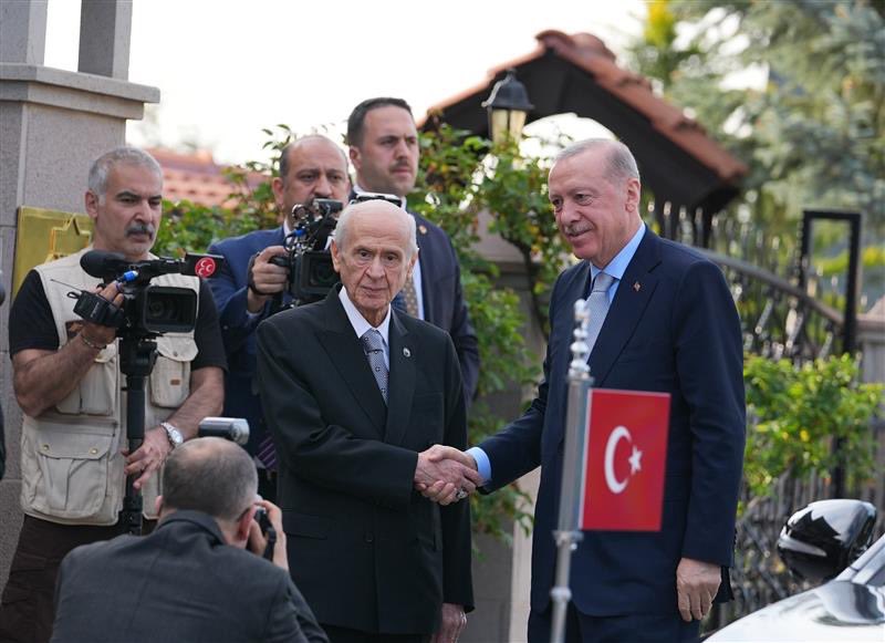 cumhurbaskani-erdogan-ve-bahceli-bir-ara-698021-206703.jpg