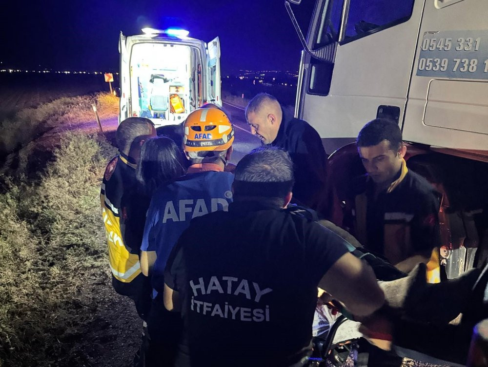 TIR Kontrolden çıktı! Yolcu hayatını kaybetti