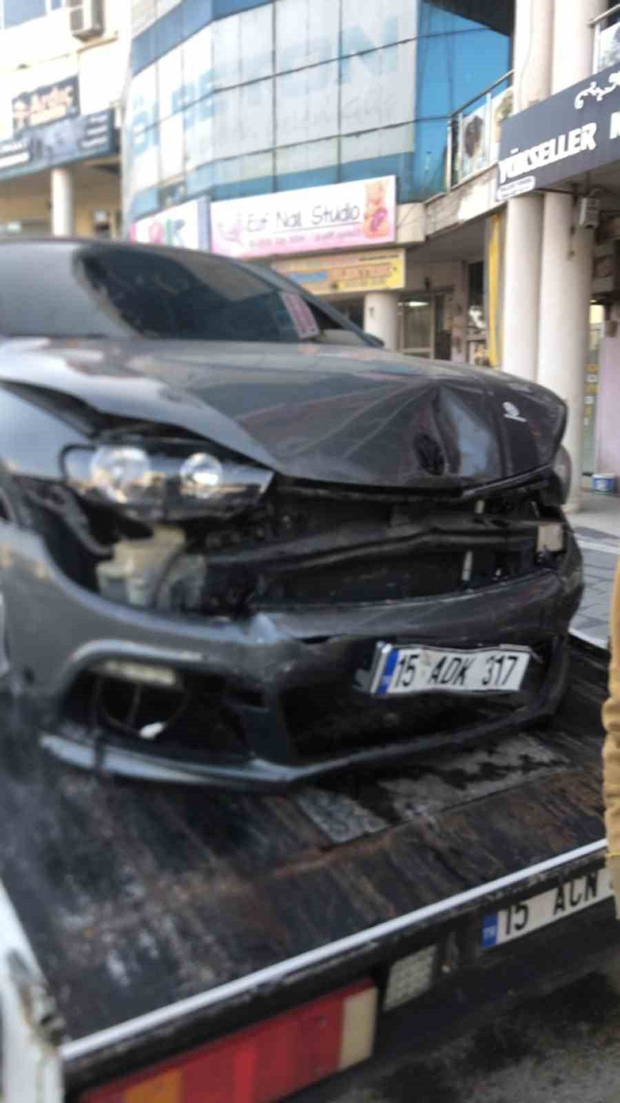 Alkollü kadın sürücü kontrolü kaybetti! Kaza anı saniye saniye görüntülendi