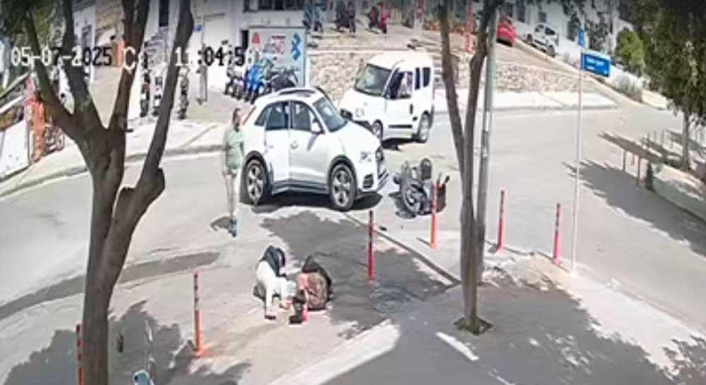 Bodrum’da cip motosiklete çarptı! Sürücü ve yanındaki yolcu savruldu