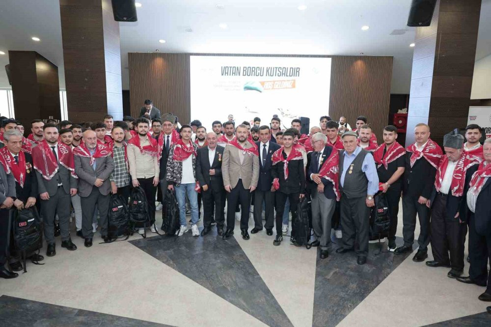 Kutsal göreve kına ile uğurlama